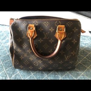 LOUIS VUITTON Monogram Speedy 25
